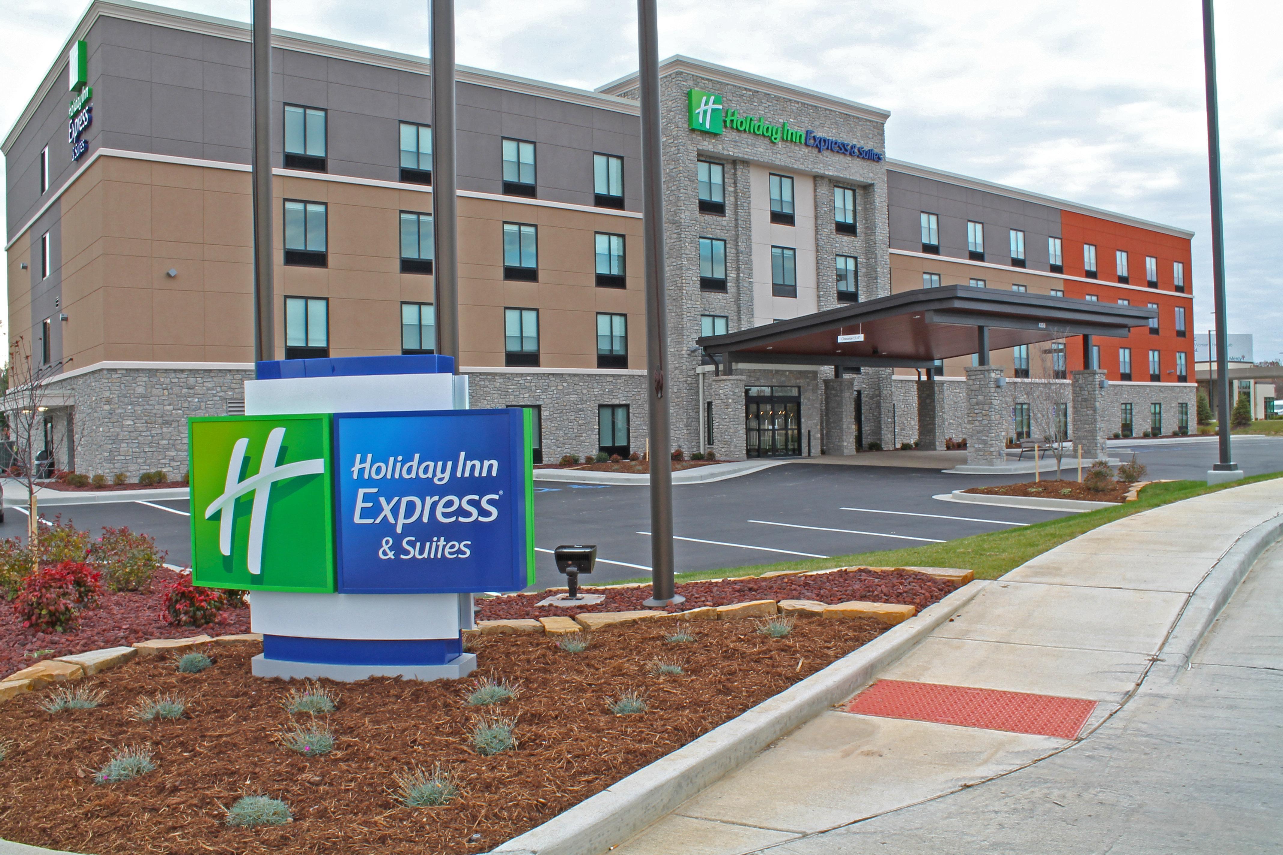 HOTEL HOLIDAY INN EXPRESS & SUITES ST. LOUIS SOUTH - I-55 SAINT LOUIS, MO  3* (United States) - from C$ 226 | iBOOKED